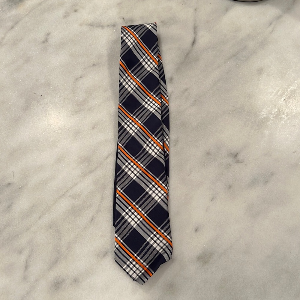 Mens dress tie Round tree and yorke